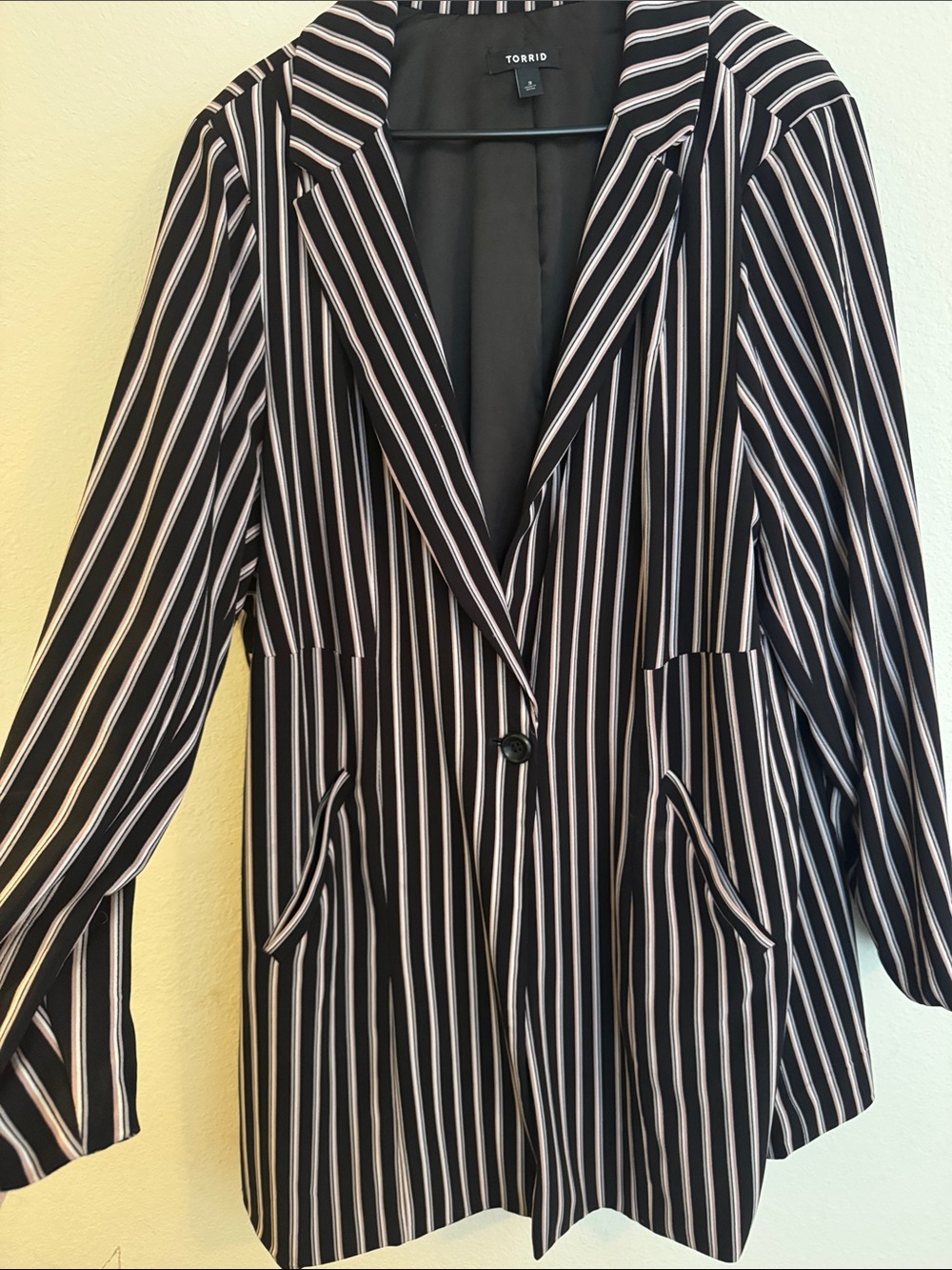 torrid lone line Black Blazer with White and pink Pinstripes